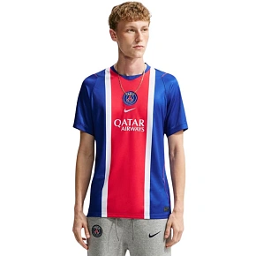 Pánské tričko Nike Paris Saint-Germain 2026/27 Stadium Home modro-červené II1885 417 Pánské tričko Nike Paris Saint-Germain 2026/27 Stadium Home modro-červené II1885 417