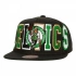 Kšiltovka Mitchell & Ness Varsity Bust Snapback Boston Celtics HHSS6461-BCEYYPPPBLCK