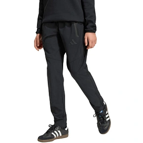 Dětské kalhoty adidas Tiro 26 Travel Woven black JM5556 Dětské kalhoty adidas Tiro 26 Travel Woven black JM5556