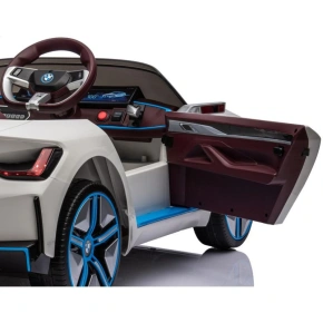LICENCOVANÝ VŮZ BMW i4 BÍLÝ