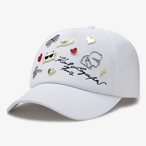 Kšiltovka Karl Lagerfeld Charms Pins Strapback, bílá – L4WH7608 Kšiltovka Karl Lagerfeld Charms Pins Strapback, bílá – L4WH7608