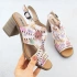 Dámské květinové ažurové sandály na podpatku Jezzi 24125
