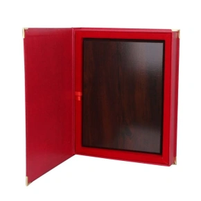 Polstrované pouzdro červené