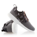 Dětský juniorský model Roshe One Print 677782-004 - Nike